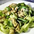 Makaron z kurczakiem i pesto z bobu