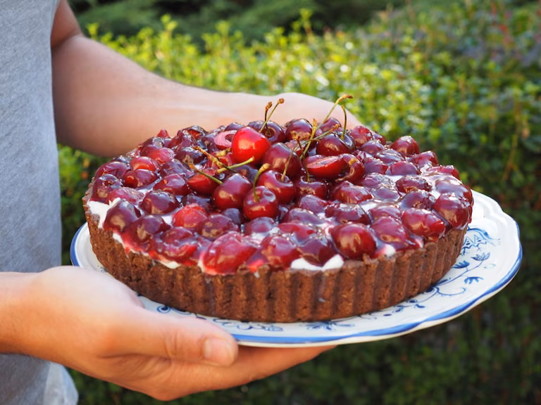 Tarta z czereśniami. Przepis krok po kroku