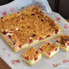 Kruche ciasto z malinami i pianką
