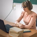 ZUS może wypłacać nawet 4 tys. złotych miesięcznie dodatkowo przed emeryturą! Po 56. roku życia warto złożyć ten wniosek