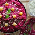 Rewelacyjny hummus z pieczonymi burakami