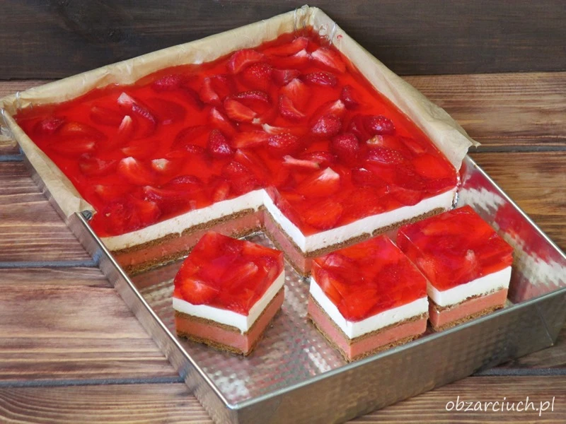 Ciasto truskawkowe bez pieczenia