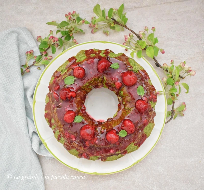 Babka szpinakowa z wiśniową frużeliną