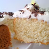 Bezglutenowa kokosowa babka z kremem stracciatella