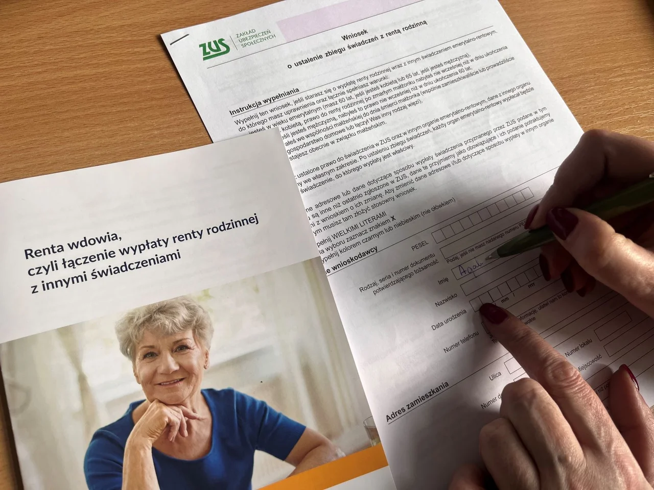 Pracownicy ZUS pomogą wypełnić wniosek o rentę wdowią. Weź ze sobą tylko ten dokument
