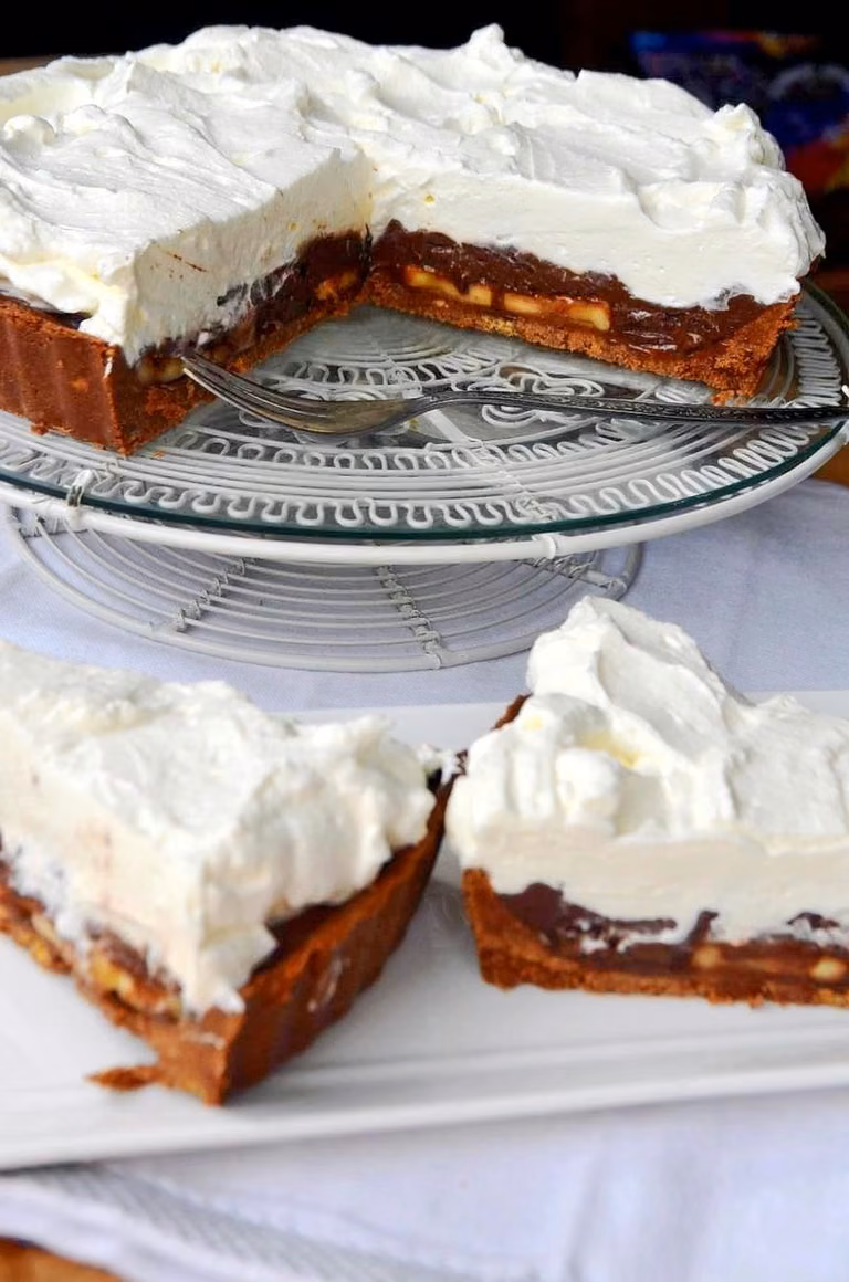 Bez pieczenia. Banoffee pie, tarta z karmelem bananami i kremem