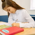Świadectwo z czerwonym paskiem dla patriotycznych uczniów? Plan MEN na nowe zasady ocen z zachowania wywołał burzę