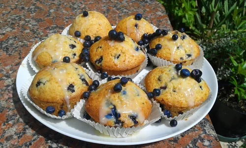 Muffinki jagodowe z białą czekoladą :)