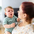 Krztusiec: fakty, mity i teorie spiskowe. Czy czarny kaszel naprawdę wraca?