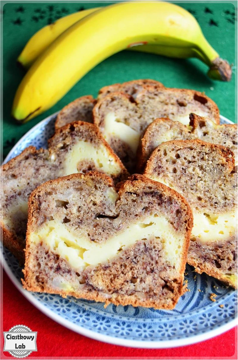Chlebek bananowy z serem