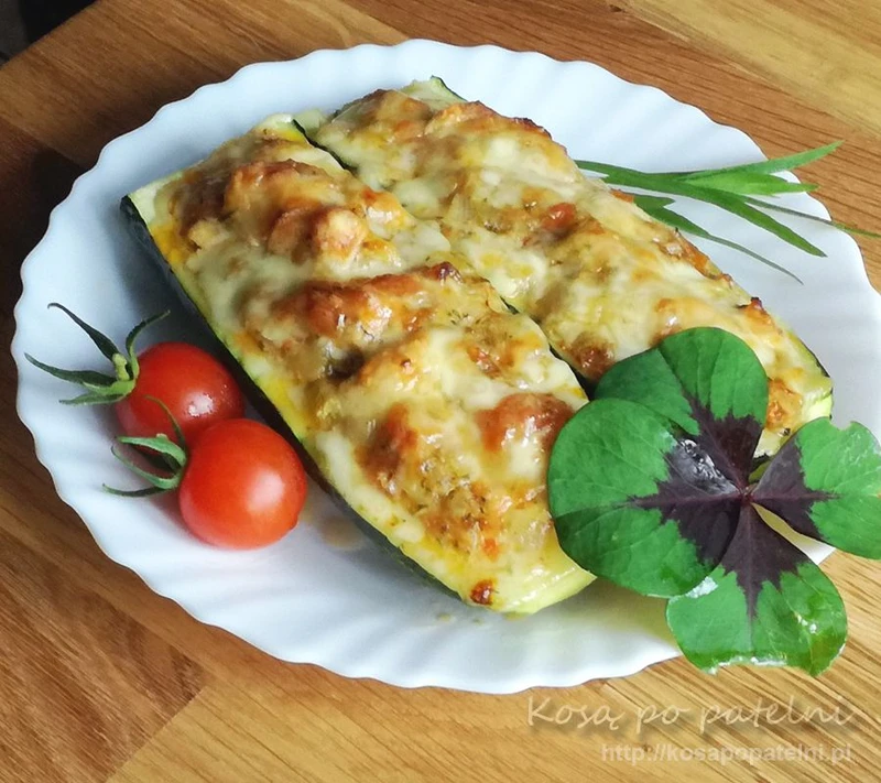 Cukinia faszerowana łososiem
