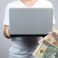 Bon 2,5 tysiąca złotych na kupno komputera! Darmowe laptopy nie tylko dla uczniów! Kto skorzysta?