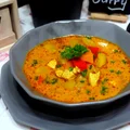 ZUPA CURRY Z KURCZAKIEM I CUKINIĄ