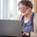 2 przelewy w październiku dla wielu seniorów! ZUS wyjaśnia zmienione zasady i przypomina harmonogram