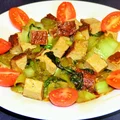 Pak choi z wędzonym tofu