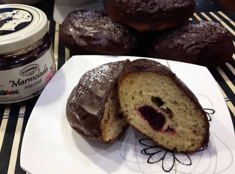 PĄCZKI Z MARMOLADĄ RÓŻANĄ
