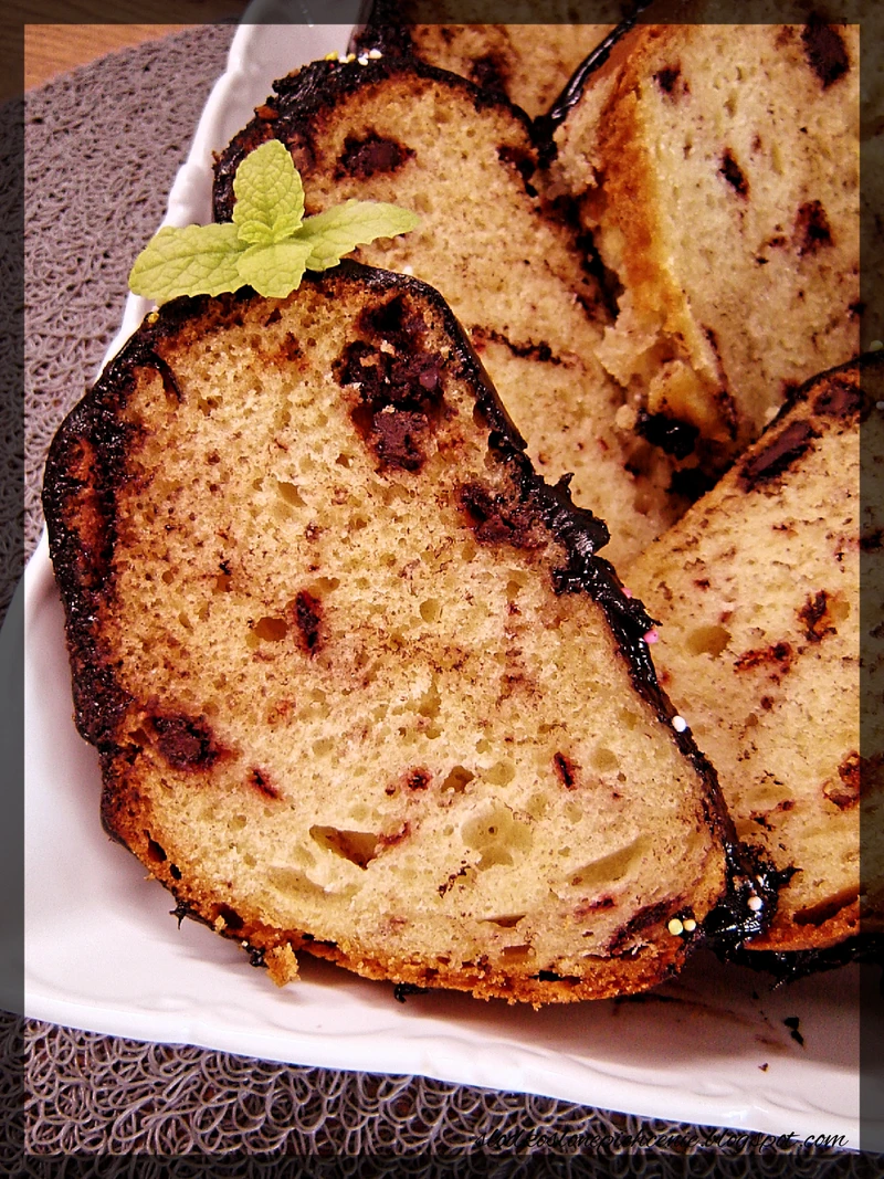 Babka na maślance z czekoladą