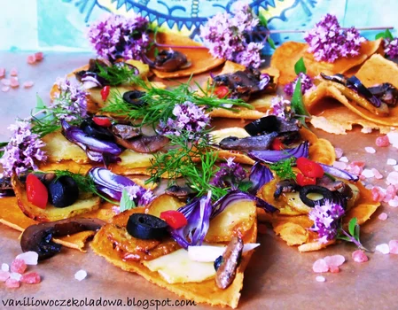 Podpłomyki z pieczonymi ziemniaczkami i dodatkami.(vege & gluten free)