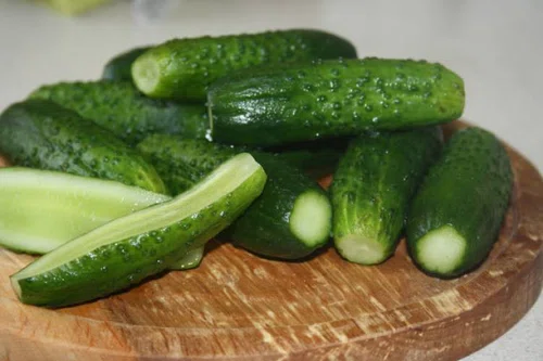 OGÓRKI MAŁOSOLNE NA SUCHO