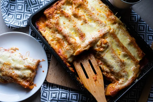 Cannelloni z mięsem w sosie pomidorowym