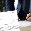Wypowiedzenie umowy o pracę: Czy pracownik musi je podpisać?