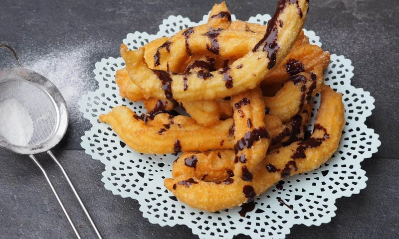 Churros z czekoladowym ganache