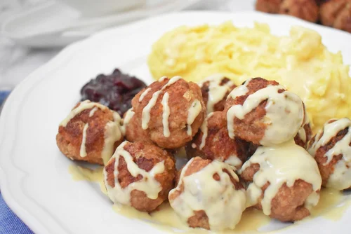 Mięsne klopsiki z Ikei z sosem śmietanowym