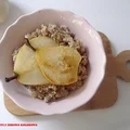 Jesienna owsianka z karmelizowaną gruszką