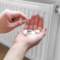 Zasiłek celowy na opał, ogrzewanie, leki, a nawet ubrania! Kto i jak może skorzystać w 2024/2025 roku?