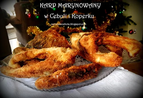 Smażony Karp w Marynacie Koperkowo-Cebulowej