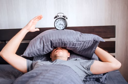 Masz problem z porannym wstawaniem? Dowiedz się, dlaczego to Twoja zaleta!