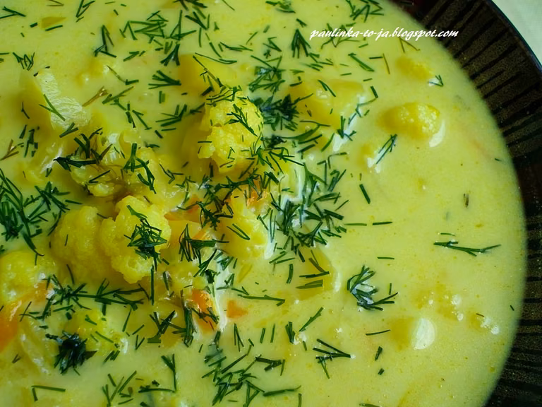 Aromatyczna zupa kalafiorowa