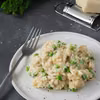 Risotto z kurczakiem i zielonym groszkiem