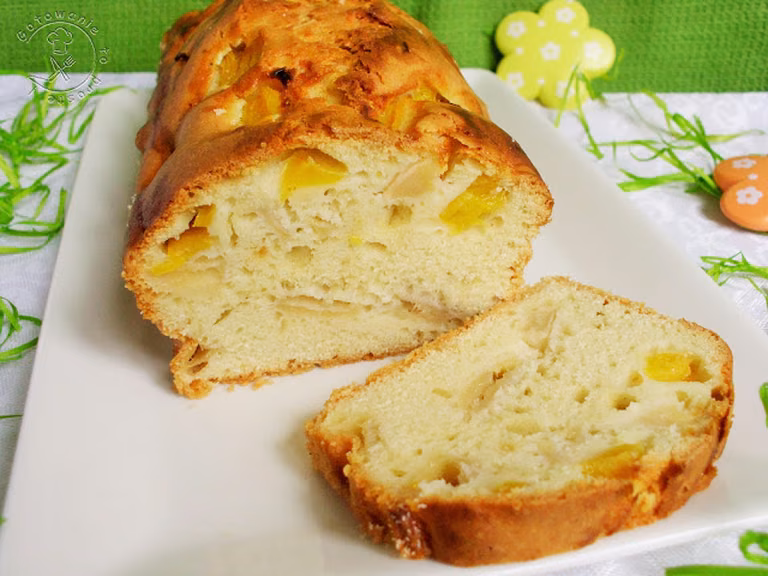Babka Na Oleju Z Jabłkiem I Brzoskwinią