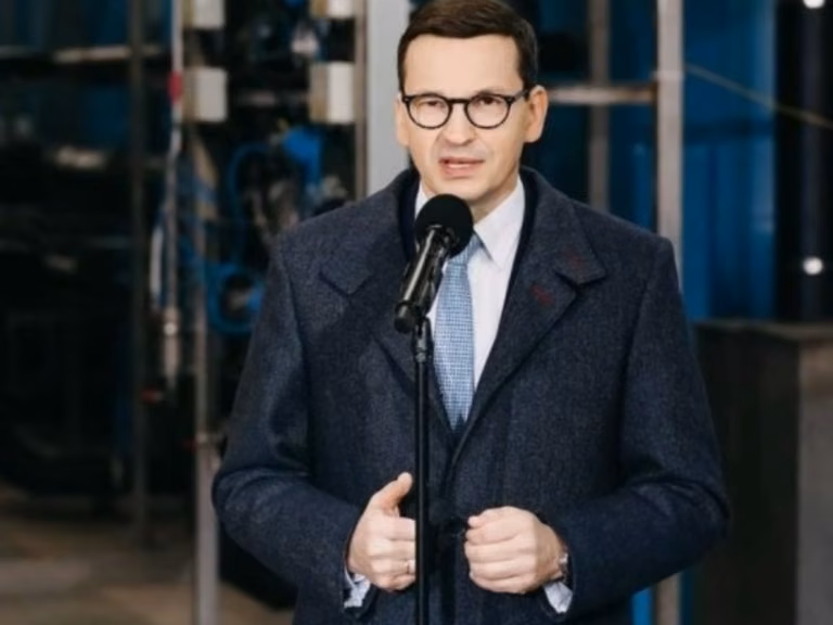 Czy premier Morawiecki zaszczepi swoje dzieci? Znamy odpowiedź
