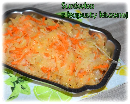 Surówka z kiszonej kapusty