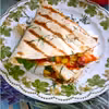 Tortilla z serem korycińskim, kukurydzą, schabem i ziołami