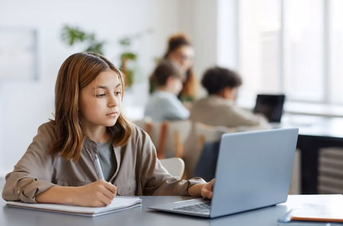 Technologiczna rewolucja w szkołach! MEN wprowadza nowy obowiązek od 2026 roku