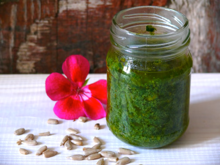 WEGAŃSKIE PESTO BAZYLIOWE W WERSJI EKONOMICZNEJ