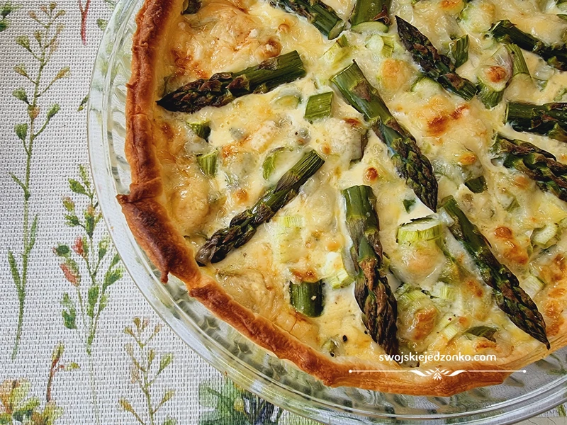 Tarta ze szparagami i gorgonzolą