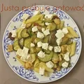 Makaron z cukinią, kurczakiem i suszonymi pomidorami