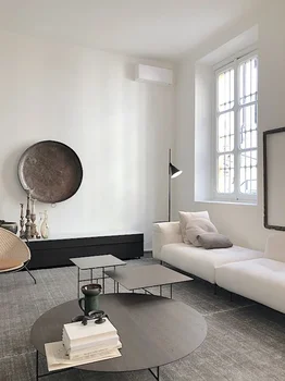 Surowy, minimalistyczny wystrój