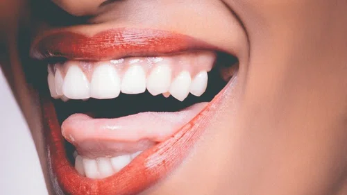 9 metod na wybielenie zębów w domu