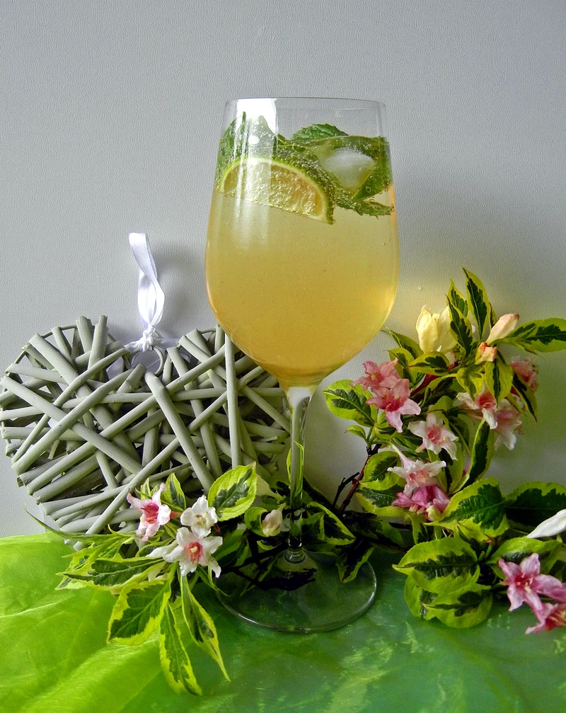 Hugo drink