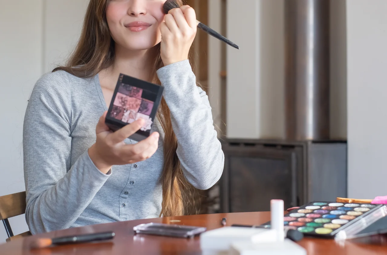 3 znaki zodiaku, które nigdy nie wyjdą z domu bez makijażu! „Perfekcja to ich znak rozpoznawczy!”