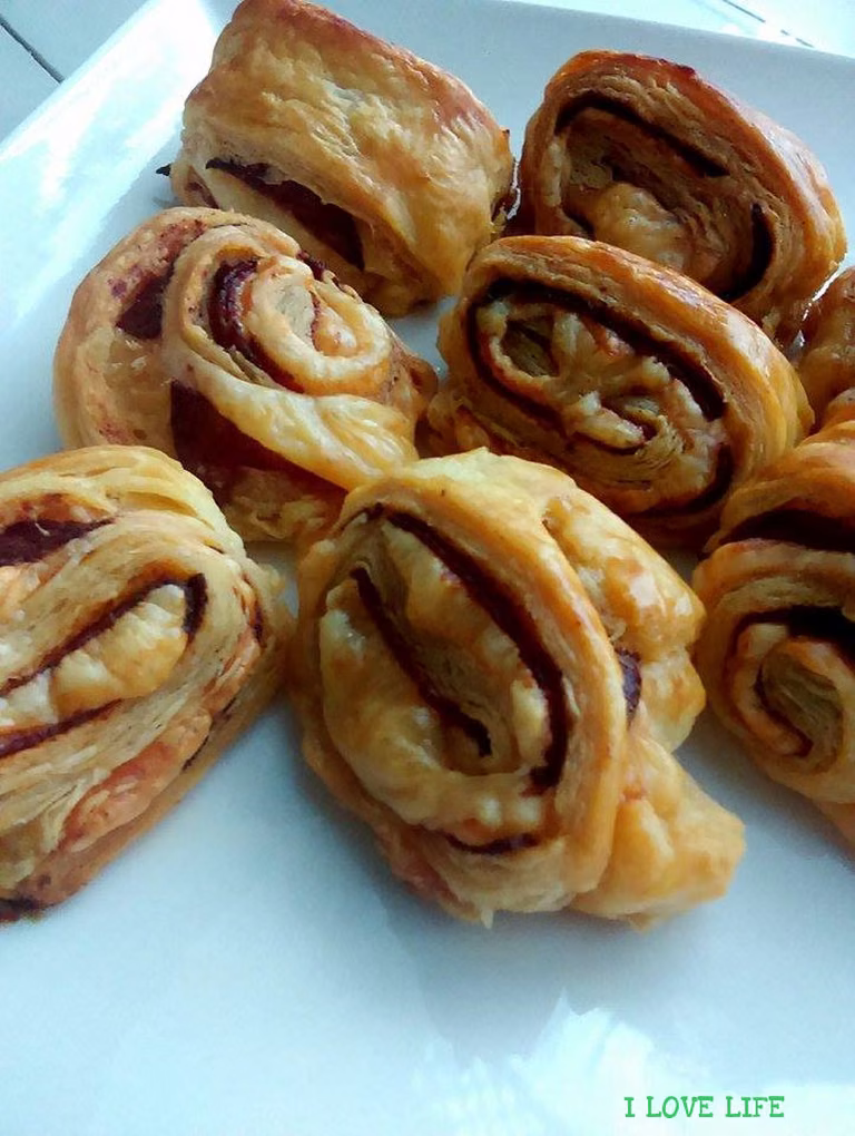Czesterki francuskie z salami