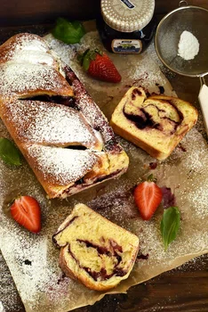 Drożdżowy zawijaniec z borówką!