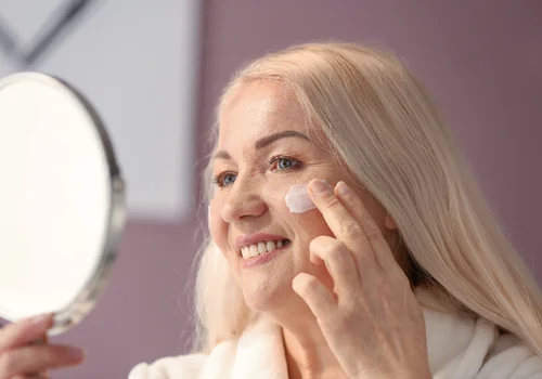 Jakie są najlepsze kremy przeciwzmarszczkowe do 50 złotych? Oto TOP 5 najwyżej ocenianych