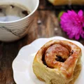 Chelsea buns - zawijane bułeczki z bakaliami i przyprawą korzenną