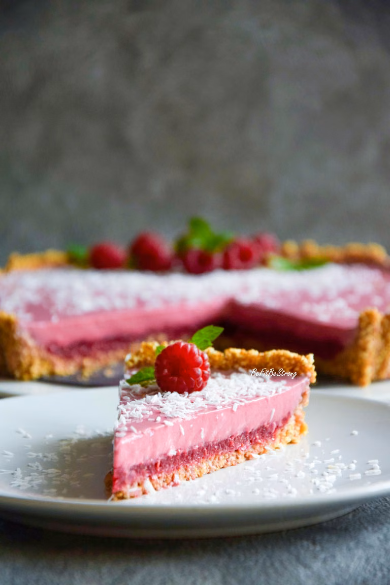Amarantusowa tarta z malinową galaretką i panna cottą FIT